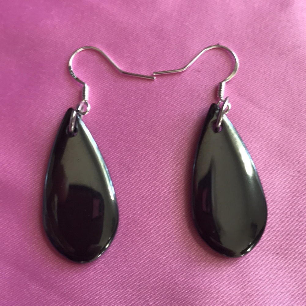 Hematite Teardrop Dangle Earrings. - image 1